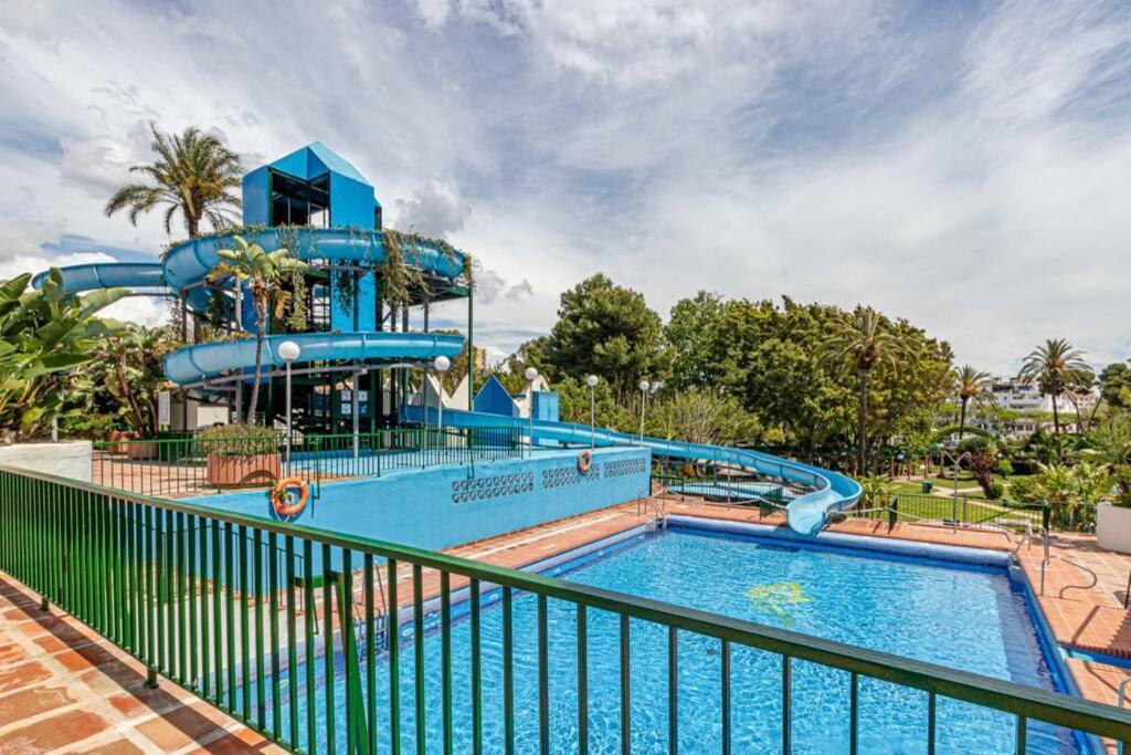 797 Holiday Rentals- Precioso piso con vistas al jardin en Benalbeach Benalmádena Exterior foto
