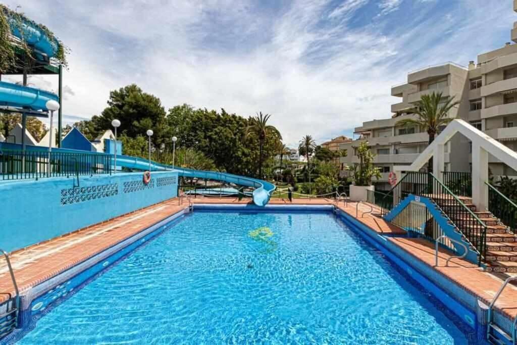 797 Holiday Rentals- Precioso piso con vistas al jardin en Benalbeach Benalmádena Exterior foto
