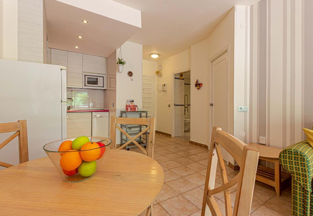 797 Holiday Rentals- Precioso piso con vistas al jardin en Benalbeach Benalmádena Exterior foto