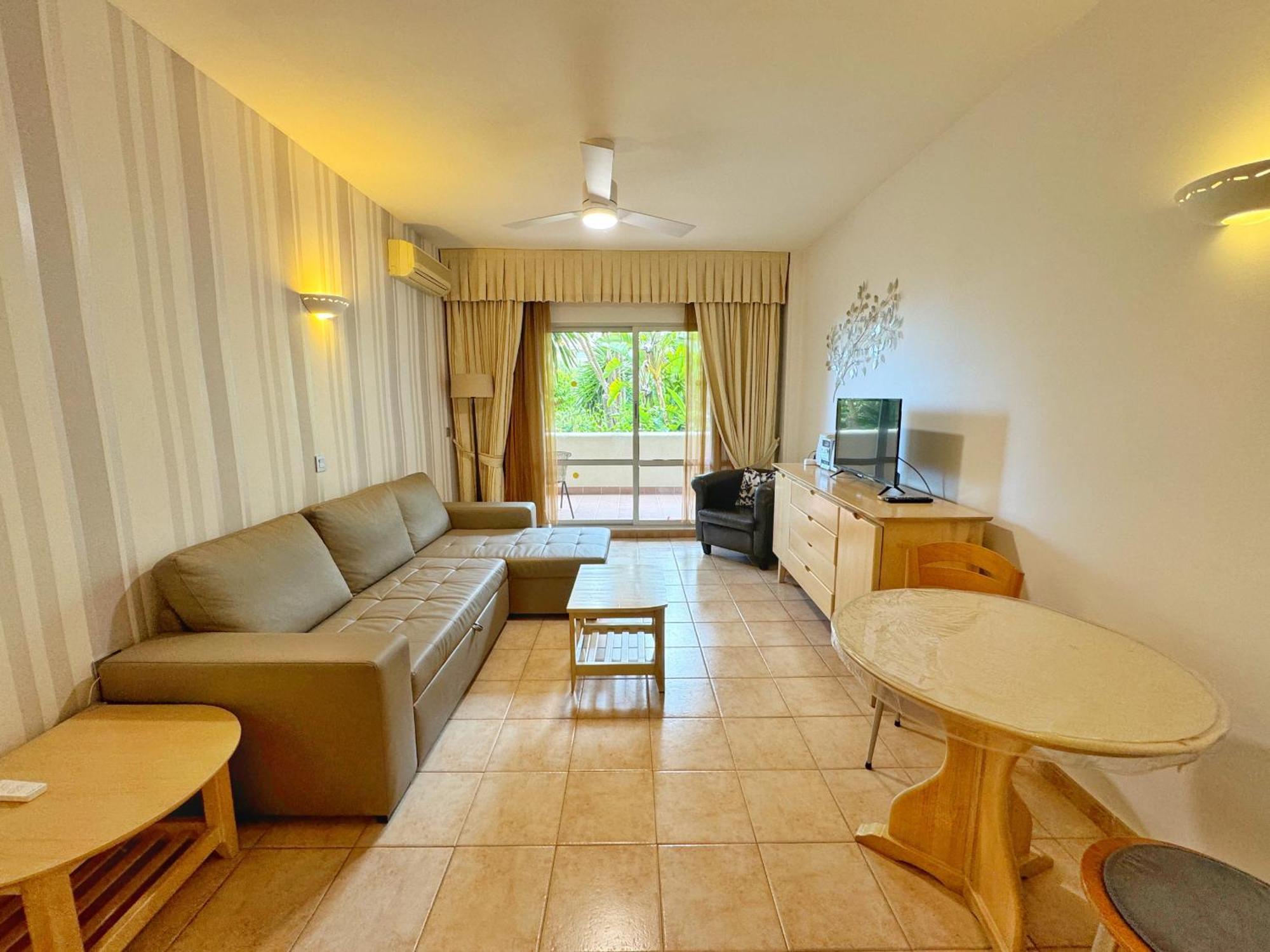 797 Holiday Rentals- Precioso piso con vistas al jardin en Benalbeach Benalmádena Exterior foto